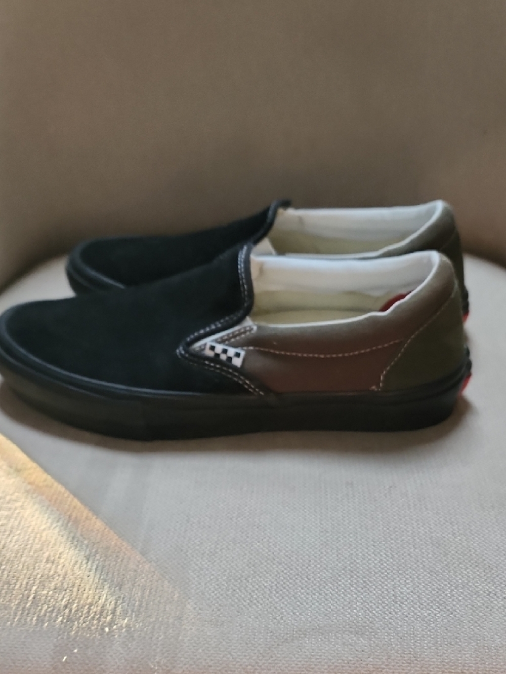 New Val Surf Vans Men's Slip-On Suede Loafers in Black and Brown - Picture 4 of 7